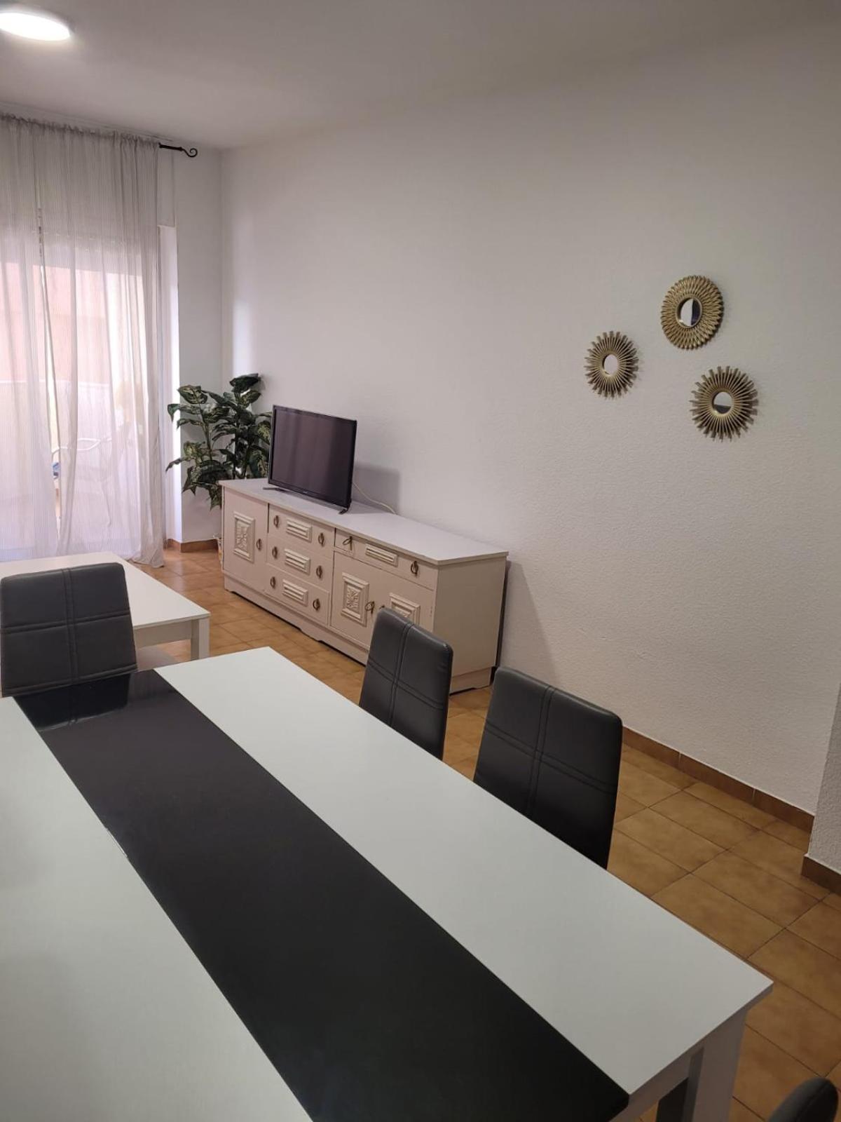 Apartamento Montserrat อัลเมรีอา ภายนอก รูปภาพ
